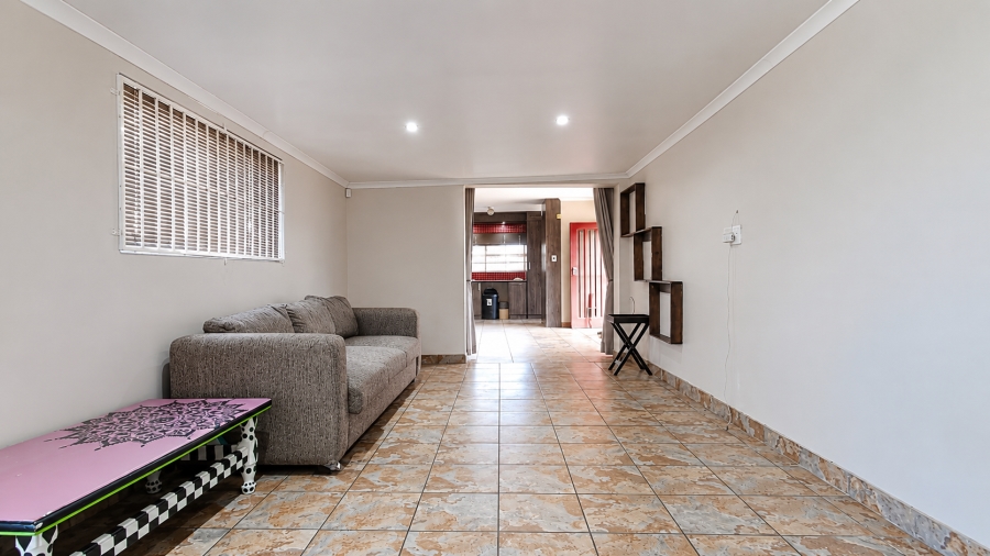 4 Bedroom Property for Sale in Windsor Park Estate Western Cape